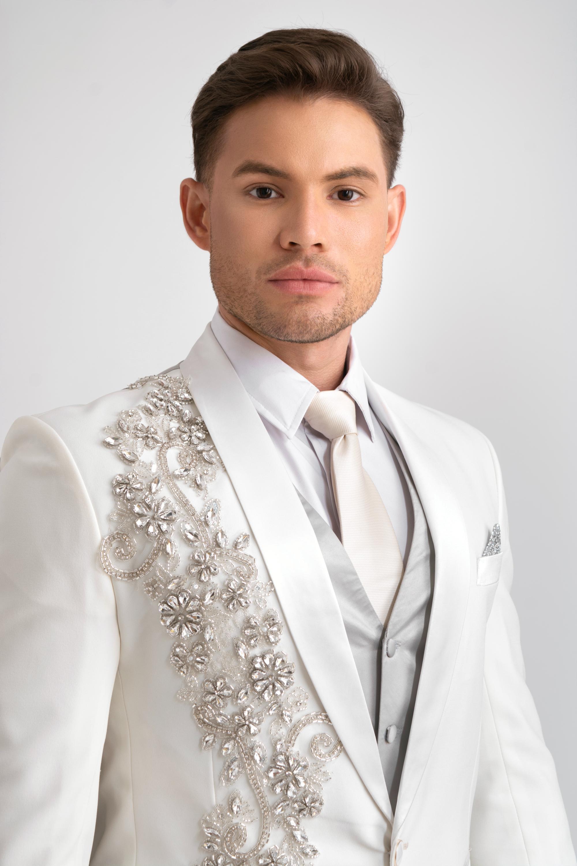 JUAN AVENDAÑO